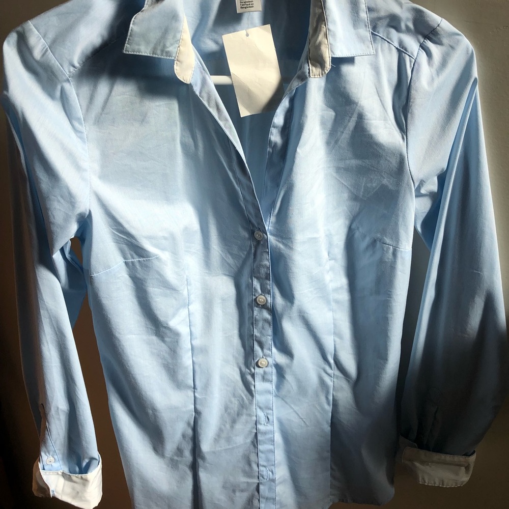 H&M light blue woven button up